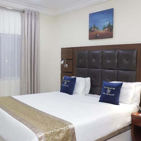 Golden Tulip Hotel- Evergreen Порт-Харкорт Экстерьер фото