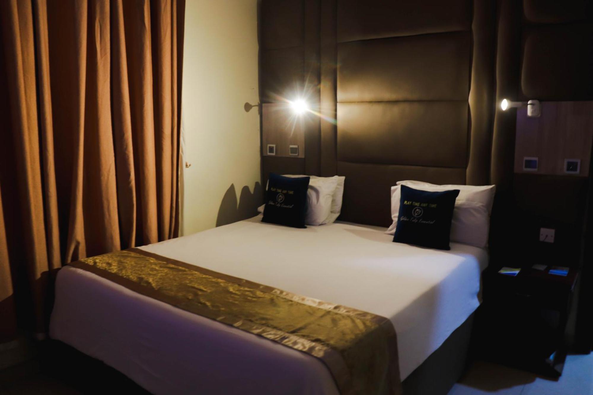 Golden Tulip Hotel- Evergreen Порт-Харкорт Экстерьер фото